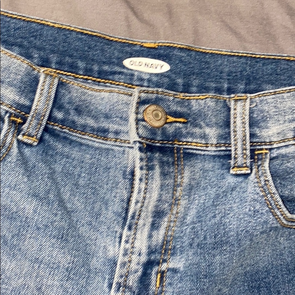 Shorts - Picture 2 of 3